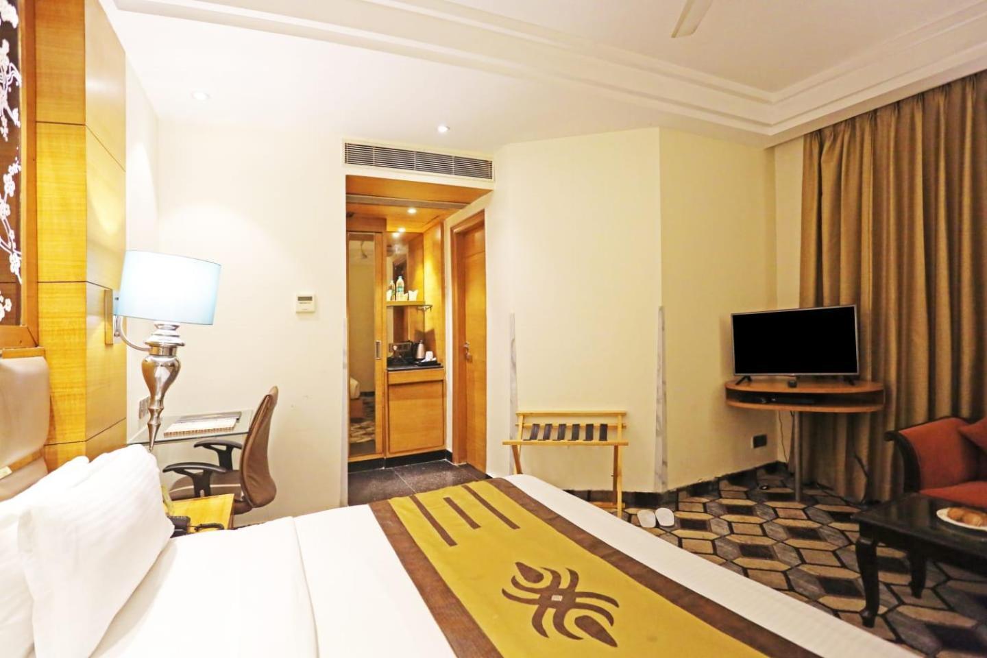 Hotel Grand Aerotech 4*