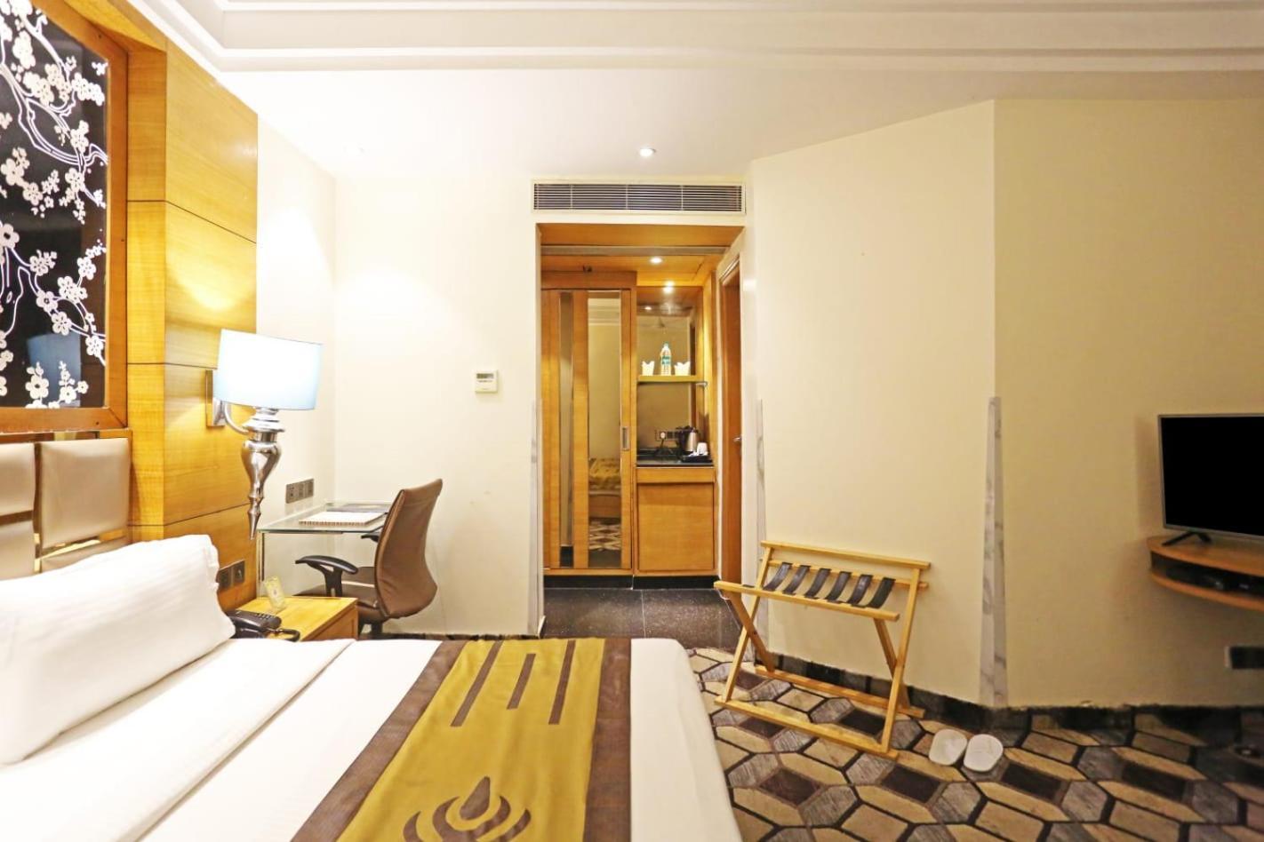 Grand Aerotech Hotel 4*